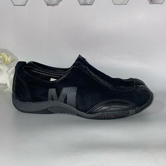 Merrell Black Athletic Shoes for Active Adventures - Picture 2 of 6